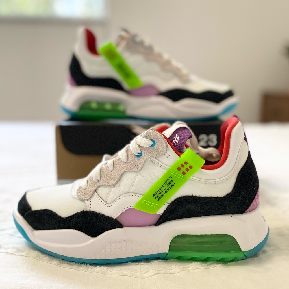 Nike Womens Jordan Size 7.5 NWT